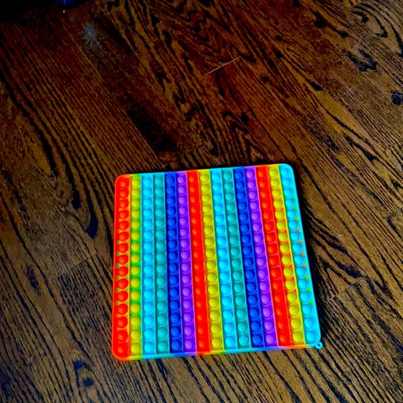 Rainbow pop it big - Picture 1 of 2